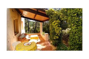 Gîte pour 4 personnes, avec jacuzzi et piscine ainsi que terrasse et jardin, animaux acceptés à Salernes