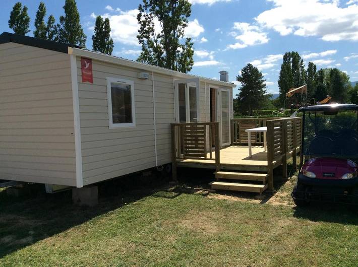 Camping pour 4 personnes, avec Terrasse et Jardin ainsi que Piscine et Vue