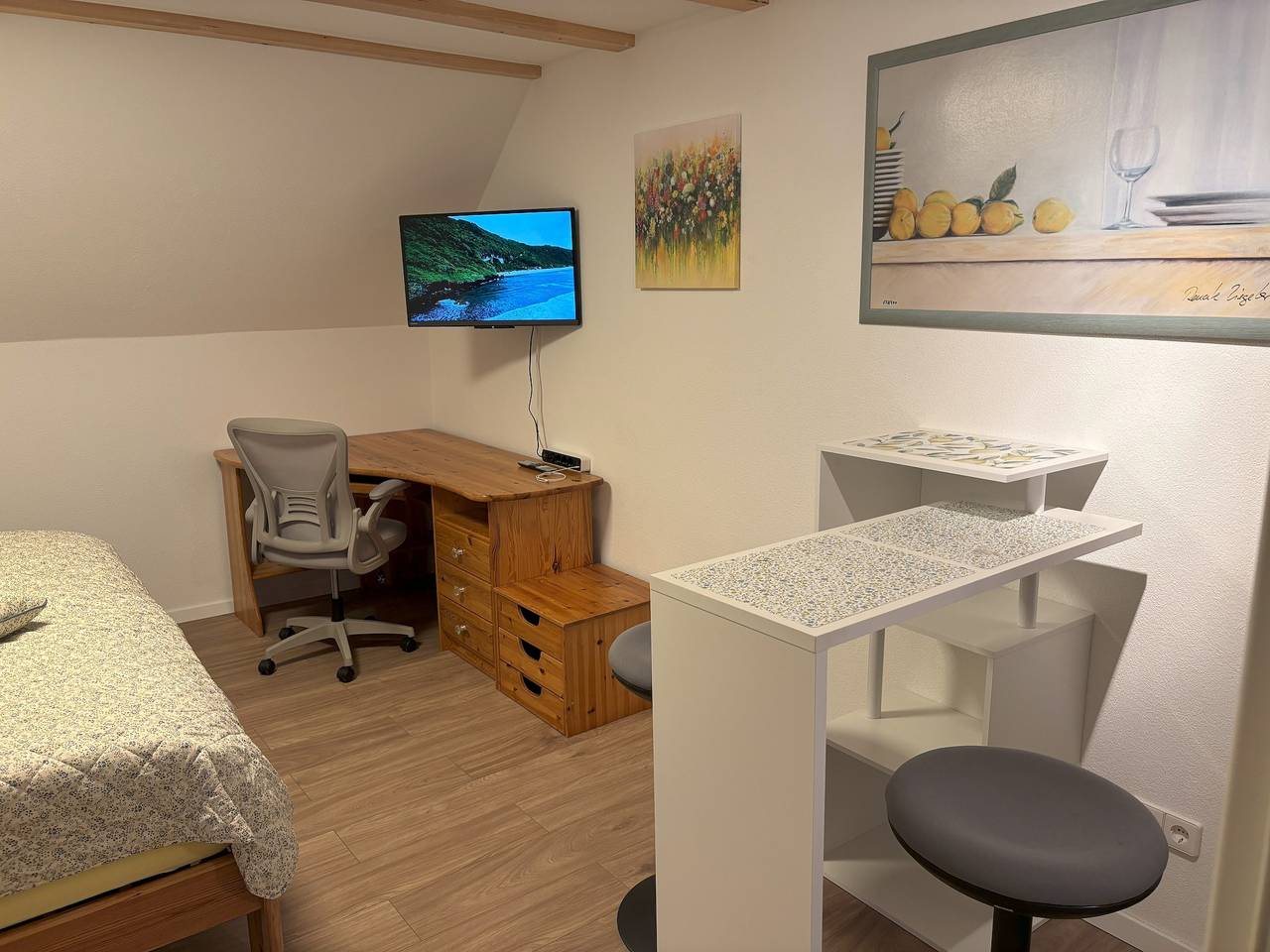 Entire apartment, Studio Stella Haven (24 m²) with Wi-Fi in Engstingen, Neckar-Alb