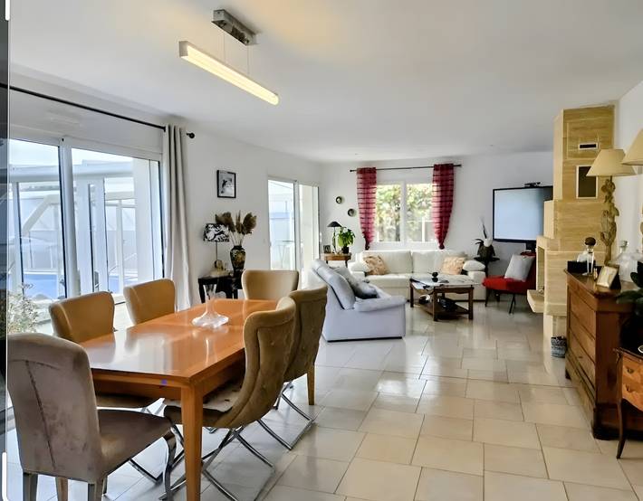 Maison de vacances 'Belle Villa Avec Piscine' avec piscine privée, terrasse privée et Wi-Fi in Talmont-Saint-Hilaire, Vendée
