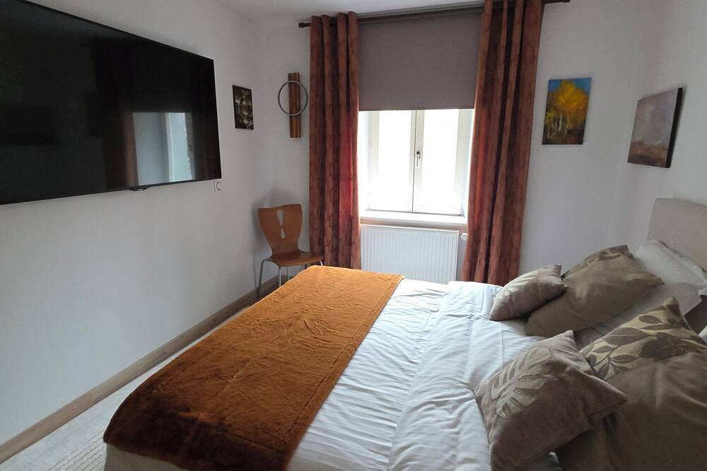 Appartement entier, Alsace appartement attenant au Domaine de Pairis, Animaux de compagnie acceptés, in Orbey, Parc naturel régional des Ballons des Vosges