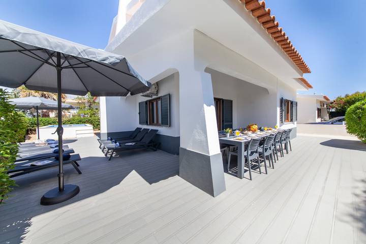 Location de vacances pour 16 personnes, avec Balcon ainsi que Terrasse et Jardin à Portimão - 4