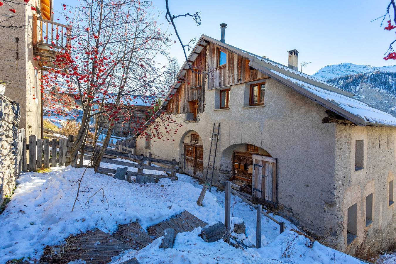 Apartamento entero, Apartamento 'L'Alpazen' con vistas a la montaña, balcón y Wi-Fi in Saint-Véran, Queyras