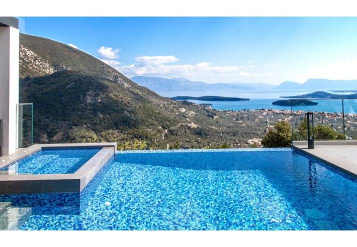 Διαμερίσματα διακοπών για 2 άτομα, με μπανιέρα υδρομασάζ και κήπο στη Ράχη