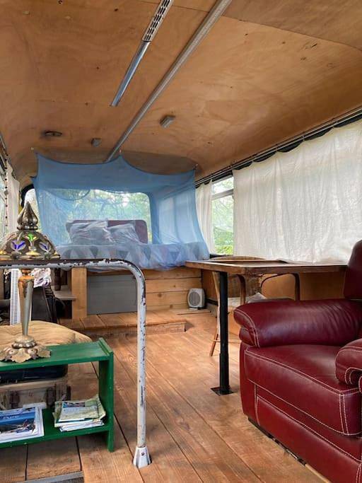 Location de vacances pour 2 personnes, avec vue ainsi que piscine et jardin à Châteaudouble - 4