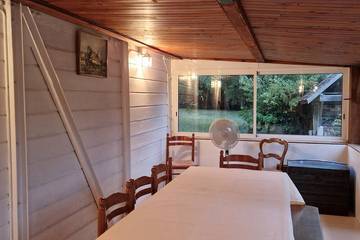 Gîte pour 4 personnes, avec jardin à Les Hayes