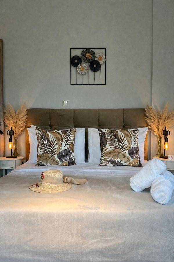 Allure villa in Porto Rafti, Markopoulo-Mesogaia