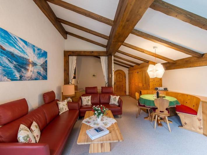 Ganze Wohnung, Chesa La Furia Dach Whg 45m2 in Pontresina, Sankt Moritz