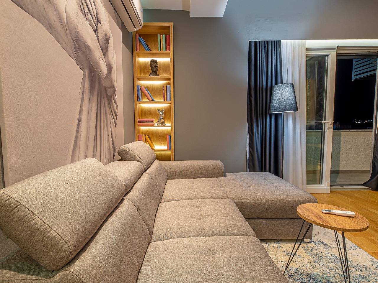 Ganze Wohnung, Night Pearl - Deluxe Apartment mit Balkon und Stadtblick in Bar, Montenegro