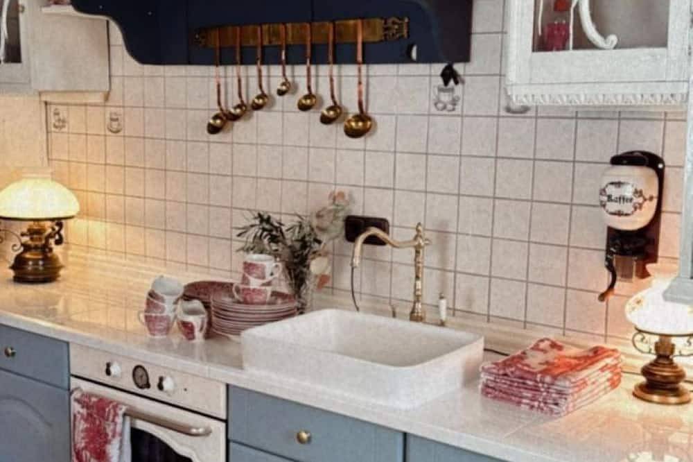 Französisches Landhaus am Rhein, mit großem Hof und Parkplätzen, Tierfreundlich in Trebur, Rheingau