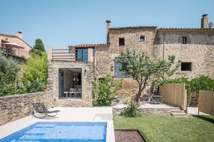 Casa rural para 8 personas, con Terraza y Jardín además de Piscina y Vistas en Vilaür - 2