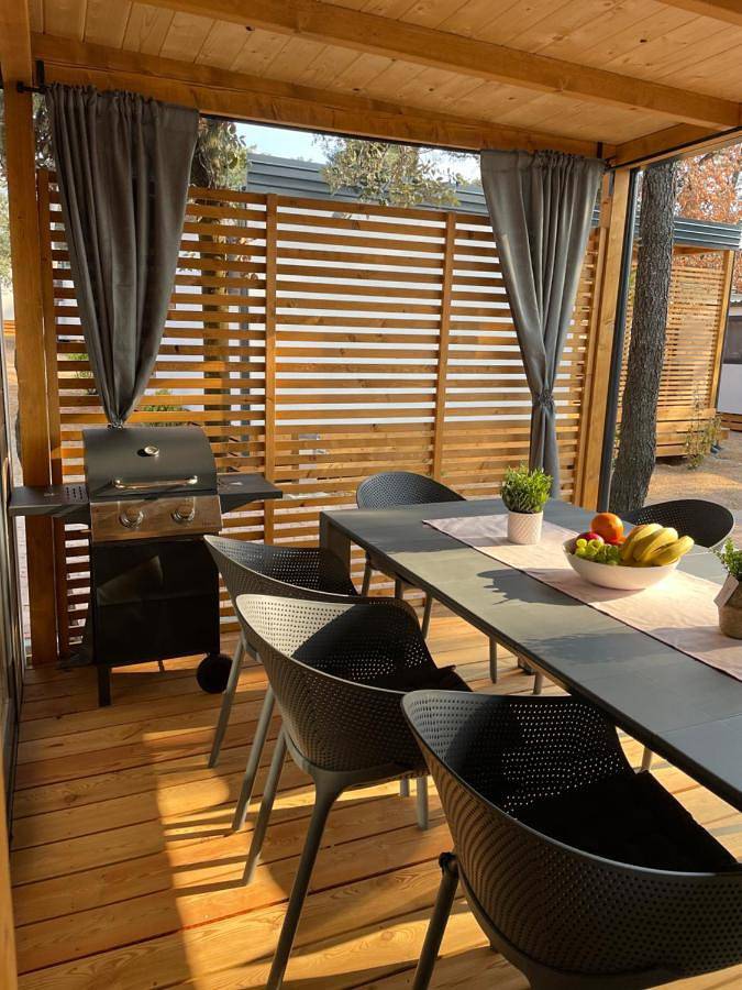 Camping pour 8 personnes, avec terrasse, animaux acceptés à Biograd na Moru - 2