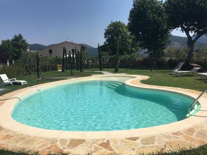 Location de vacances pour 2 personnes, avec Terrasse ainsi que Jardin et Piscine à San Giuliano Terme - 2