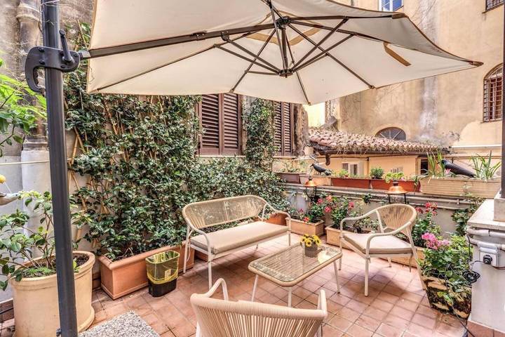 Maison d’hôte pour 2 personnes, avec terrasse dans Fontaine de Trevi
