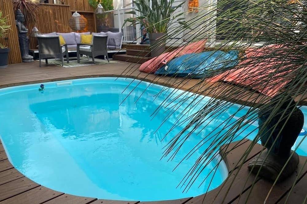 A Beautiful Villa, 4 bedrooms, heated pool*, 5 mins walk from Argeles Village in La Côte Vermeille, Argelès-sur-Mer