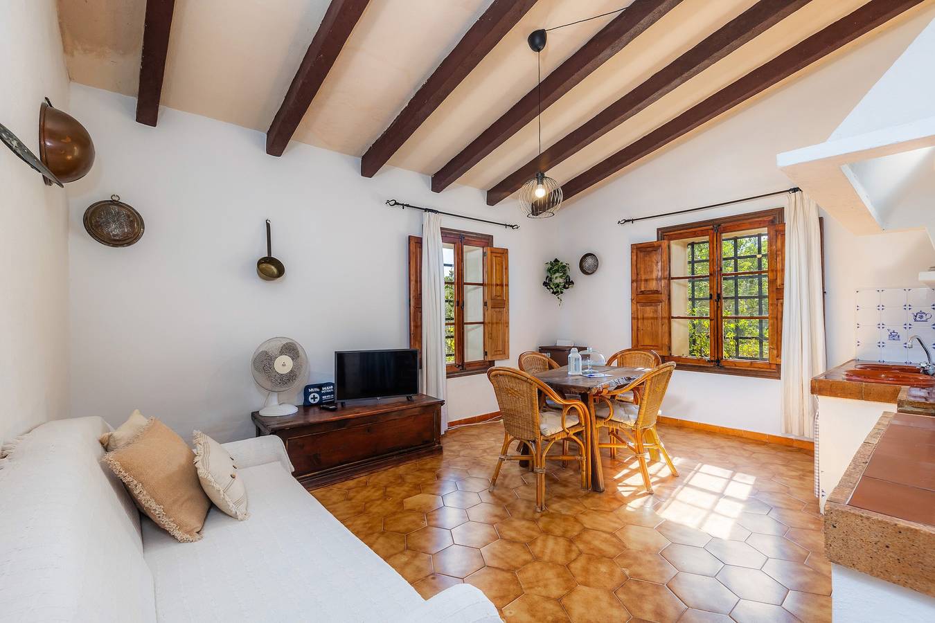 Ganze Wohnung, Ferienwohnung "Es Mulí" mit Bergblick, Gemeinschaftspool und Wlan in Petra (Mallorca), Mallorca Inselmitte