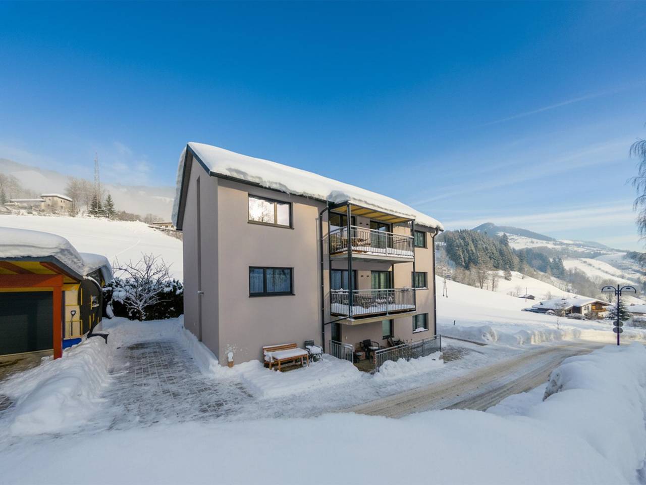 Hel leilighet, Lovely apartment with a loft near Kaprun in Bruck an der Glocknerstraße, Distriktet Zell am See