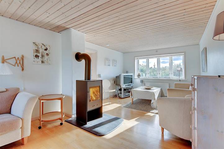 Beautiful home in Hirtshals w/ WiFi, 7 Bedrooms and Sauna in Hirtshals region, Tannisbucht
