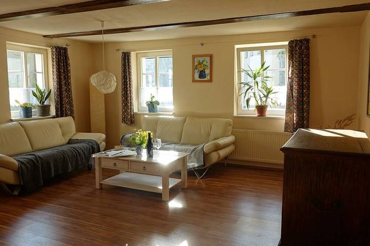 Ferienwohnung für 4 Personen, mit Garten und Balkon in Krippen