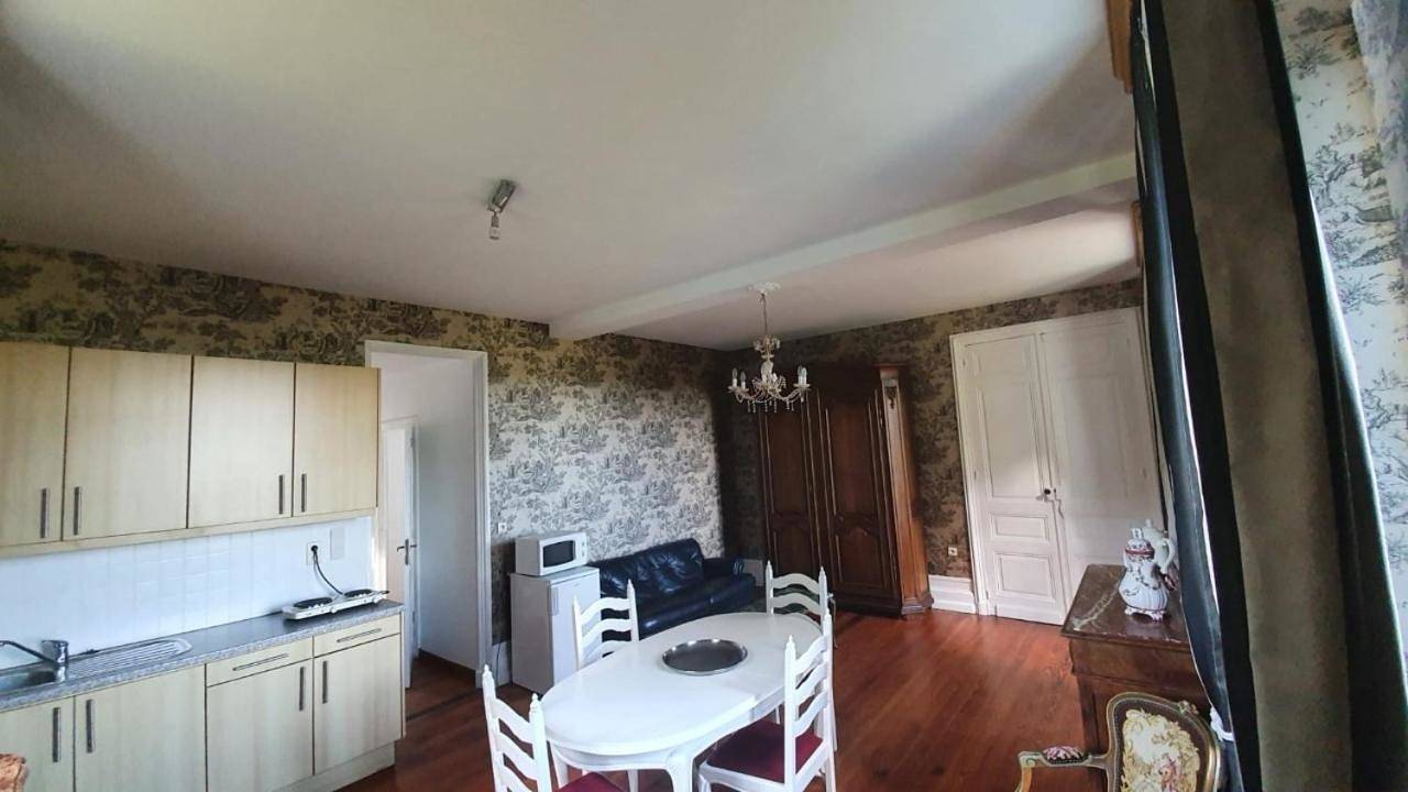 Appartement entier, Apartment - Ground Floor in Queyssac, Périgord Pourpre