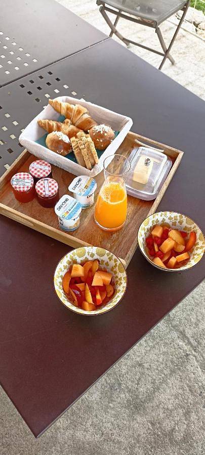 Chambre d’hôte pour 2 personnes, avec jardin ainsi que vue et piscine dans le Gers - 3
