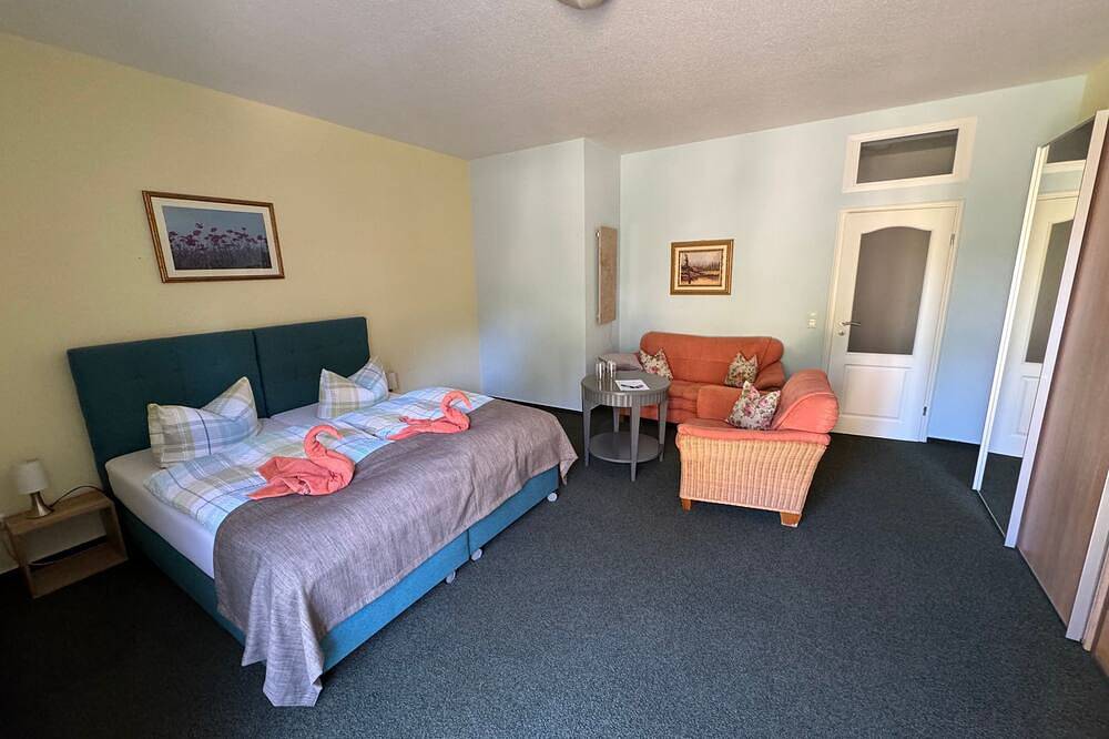 Double room 2 - Bed & Breakfast am Waldgürtel in Forst (Lausitz), Lausitz
