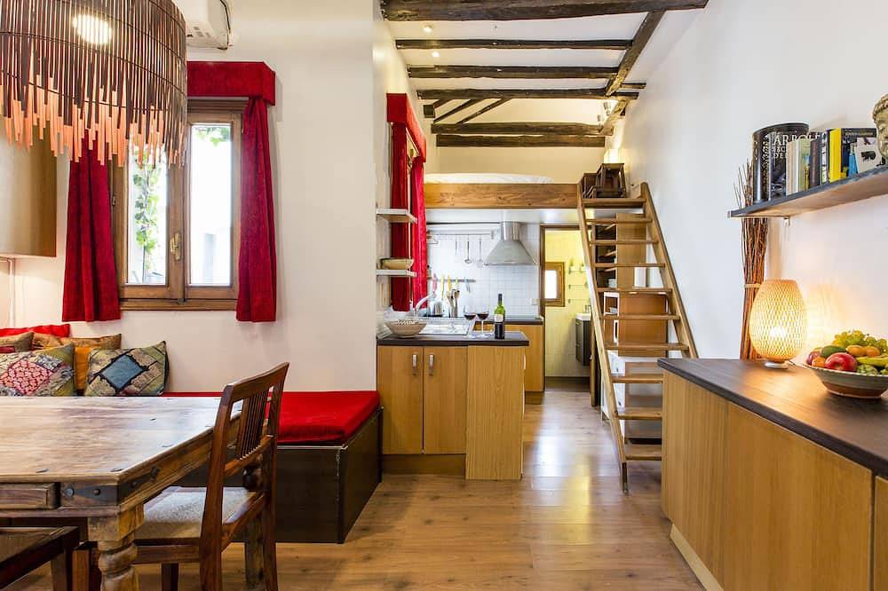 Sonniges und ruhiges Penthouse in der Mitte. Penthouse in der Innenstadt in Centro (Madrid), Madrid