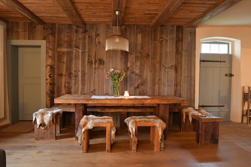 Ferienhaus Ickelhaus 1, 4 Schlafzimmer, Kamin, Garten, Massage, nähe Therme in Bad Windsheim, Romantische Straße