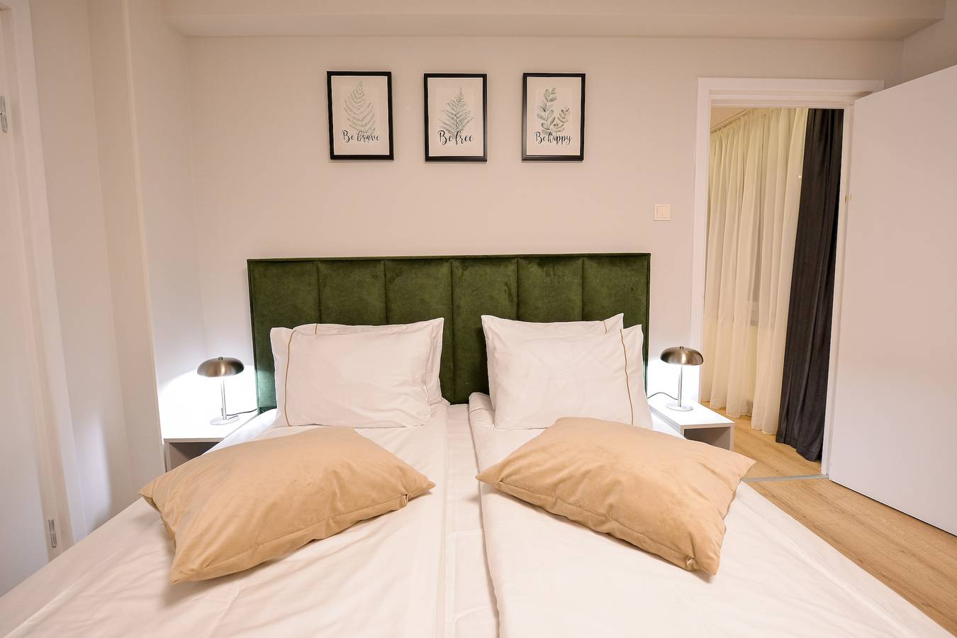 Ganze Wohnung, Libra Apartment - Zwei Schlafzimmer - 5 Gäste - Neben den Cismigiu-Gärten in Bukarest, Walachia