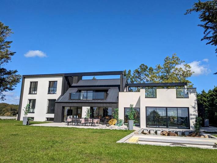 Maison d’hôte pour 2 personnes, avec Terrasse et Jardin ainsi que Piscine et Vue