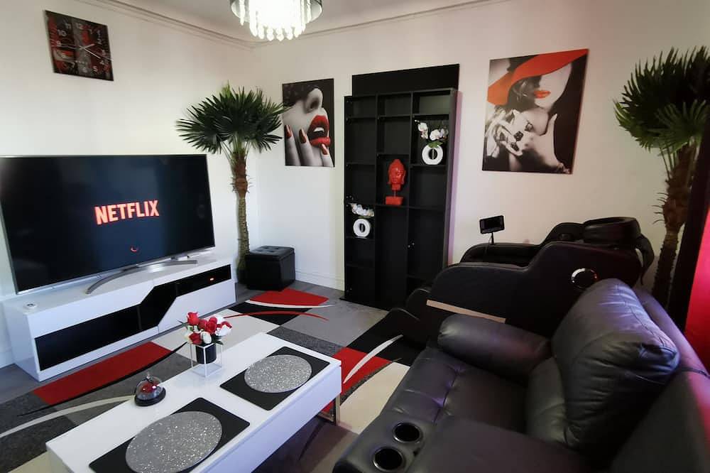 The White Home Broadway, Luxury Jacuzzi, exclusive private heated pool in Châteauroux, Châteauroux region