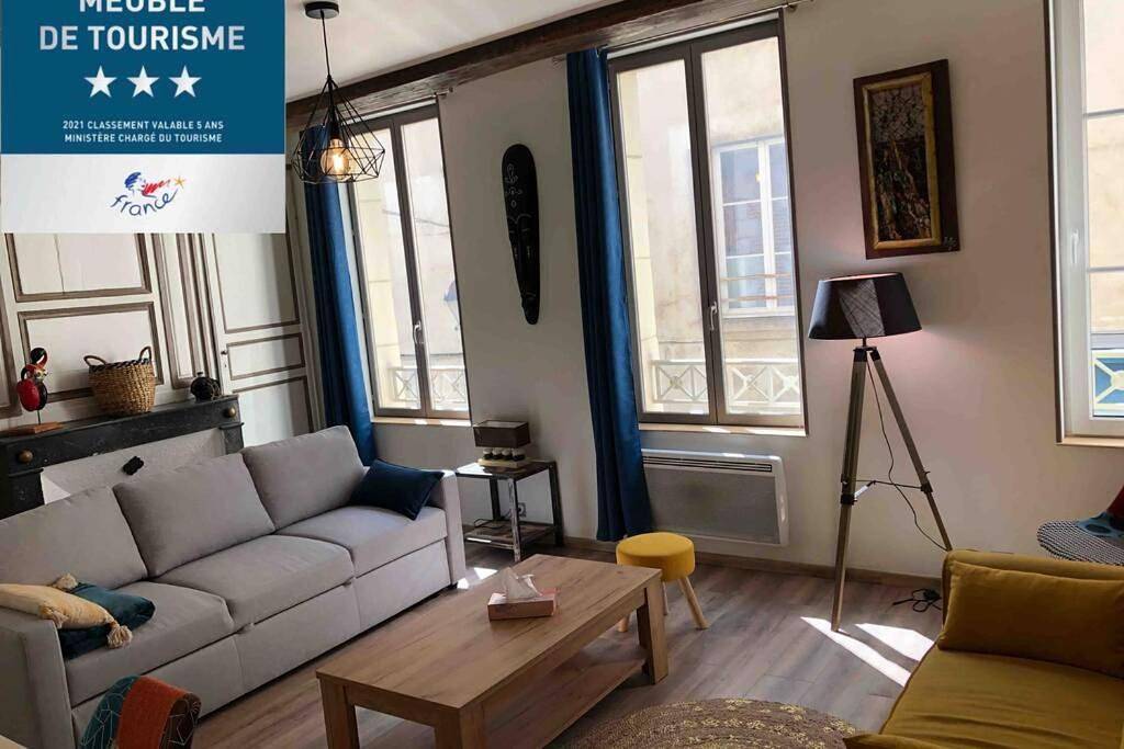 Appartement entier, Laon : « Suite privée au pied de la Cathédrale » in Laon, Aisne