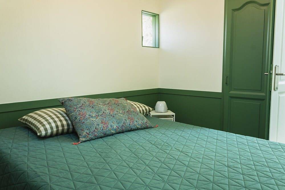 Holiday Home \"Ty Pesker\" with Air Conditioning in Pleurtuit, Saint-Malo region