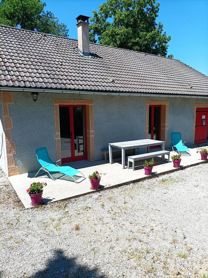 Gîte pour 5 personnes, avec Terrasse ainsi que Jardin et Vue dans Parc animalier du Hérisson