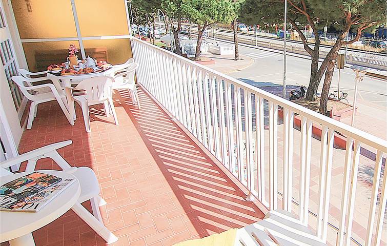 Apartamento vacacional entero, Apartamento con vistas al mar, piscina y terraza in Platja de Llevant (Malgrat de Mar), Malgrat de Mar