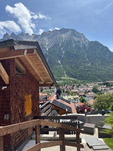 Ferienhaus für 4 Personen, mit Garten und Terrasse sowie Ausblick, mit Haustier im Mittenwald