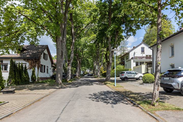 Ganze Wohnung, Ferienwohnung Wintergarten mit 3WeltenCard, Wintergarten, Liegewiese & Wlan in der Nähe vom Solemar in Bad Dürrheim, Mittlerer Schwarzwald