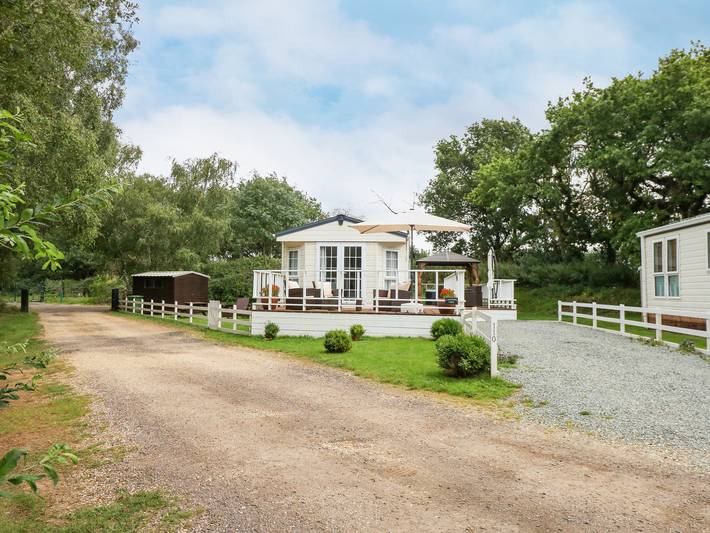 Cottage per 6 persone, con giardino e piscina nonché idromassaggio - 1