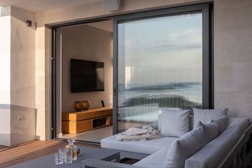 Villa for 8 People in Jezera, Murter, Photo 1