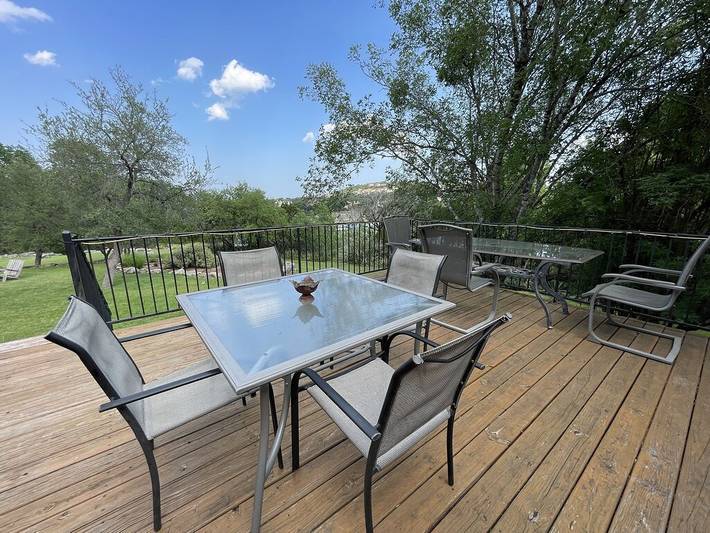 Vacation house for 8 people, with yard and terrace in Lake Travis