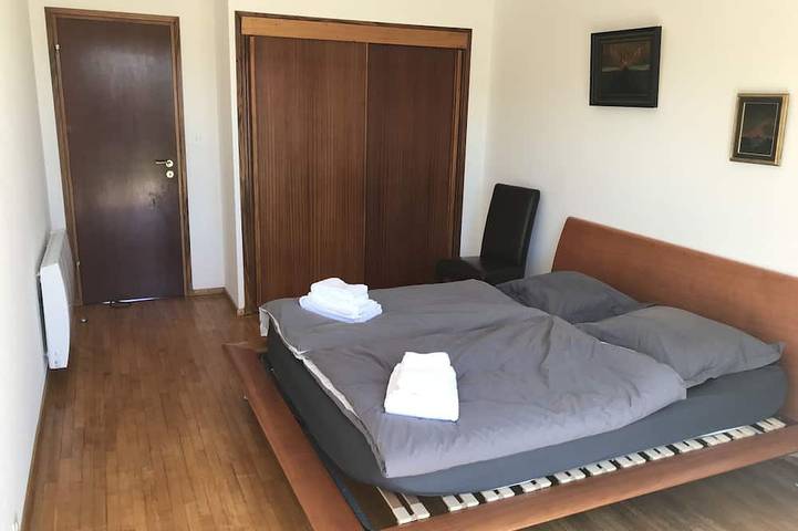 Location de vacances pour 8 personnes, avec jardin à Jarnioux - 2