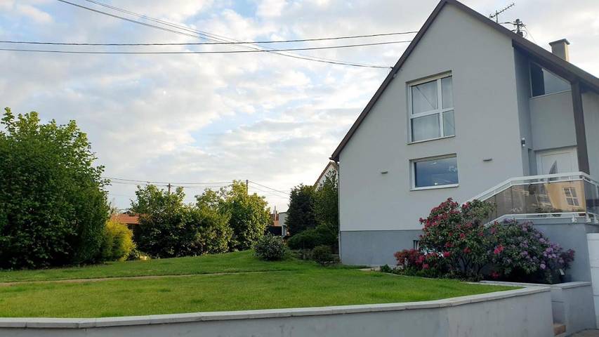 Location de vacances pour 10 personnes, avec terrasse ainsi que sauna et piscine à Schweighouse-sur-Moder - 3