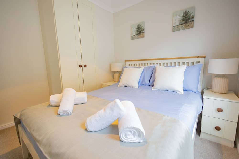 Shearwater - A luxury front line lodge on  Sandhills Holiday Park Mudeford in Mudeford, Christchurch