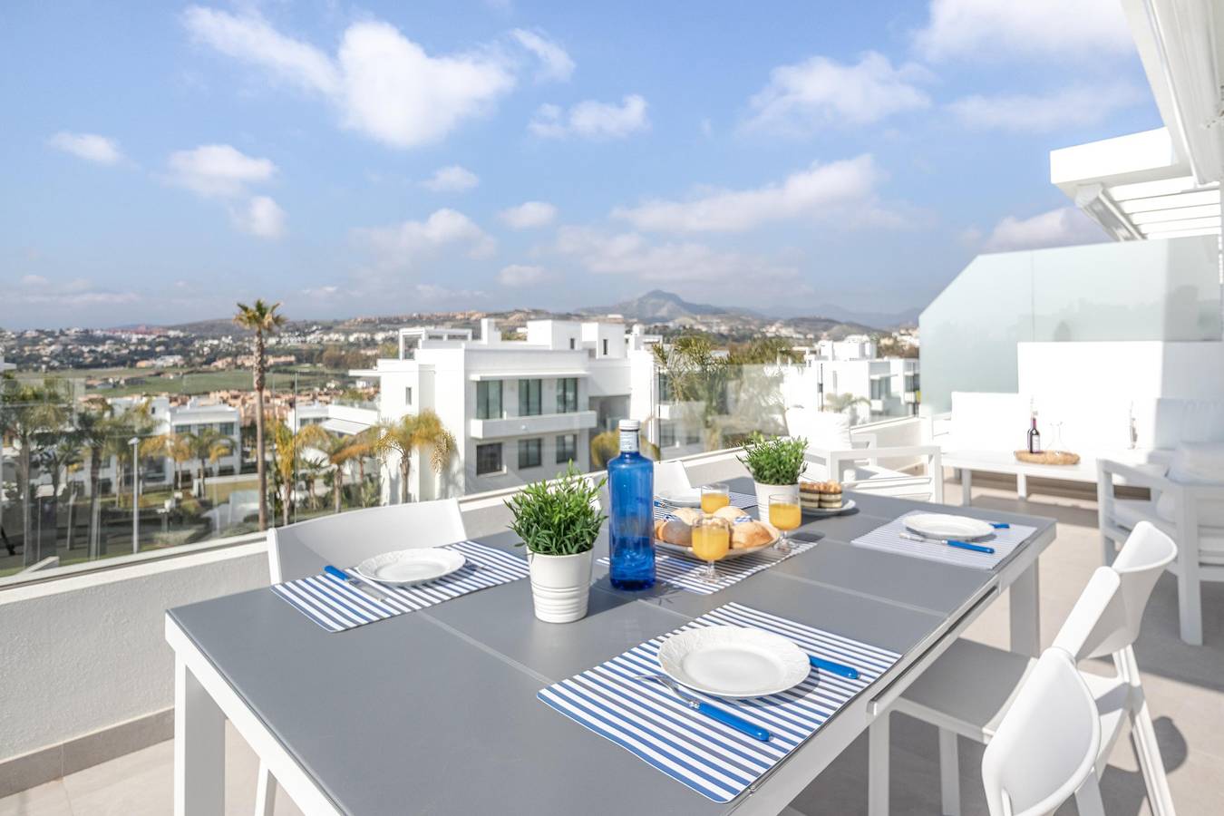 Entire apartment, Apartment Marbella Golf With Pool in Urbanización Márquez de Atalaya, Estepona