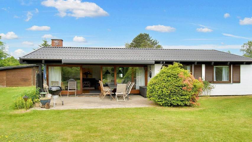 Ferieudlejning for 7 personer i Dronningmølle