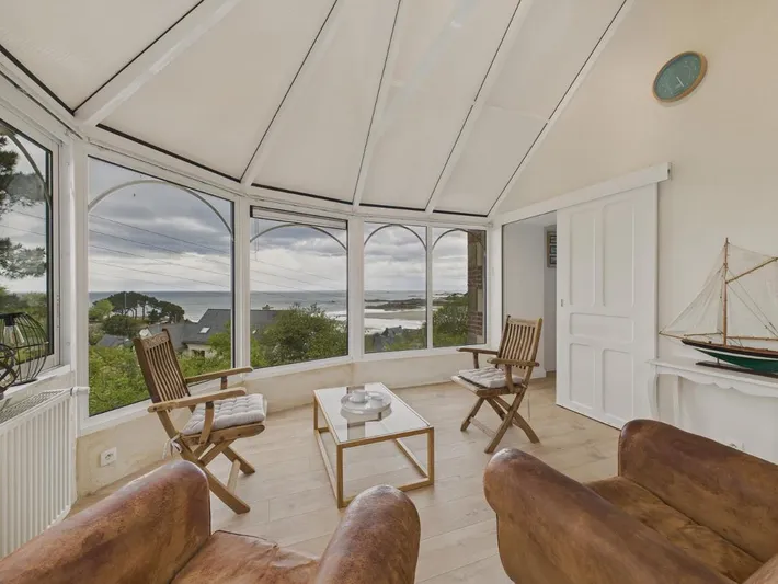Casa de vacaciones para 6 personas, con vistas además de terraza y jardín - 1