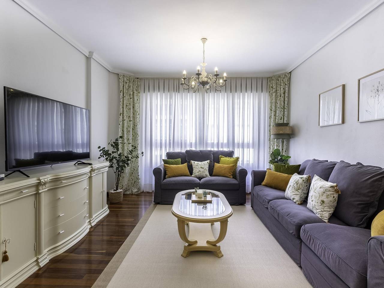 Entire holiday apartment, Amplio y Elegante en Las Arenas in Getxo, Basque Coast (Spain)