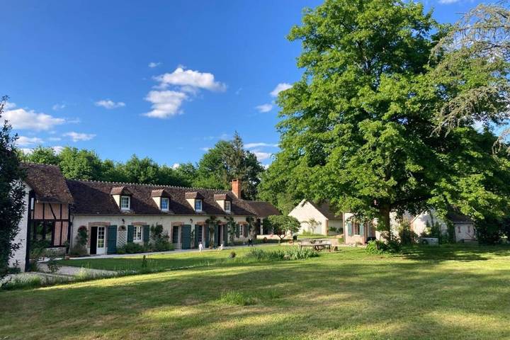 Location de vacances pour 14 personnes, avec jardin ainsi que jacuzzi et piscine à Montereau (homonymie) - 2