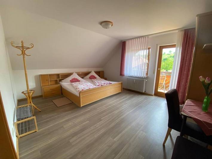 Landhaus für 4 Personen, mit Garten und Ausblick sowie Balkon in Markgraeflerland - 4