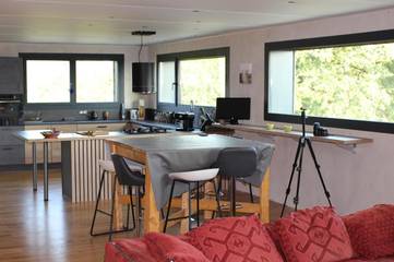 Gîte pour 8 personnes, avec jardin et vue à Bétaille